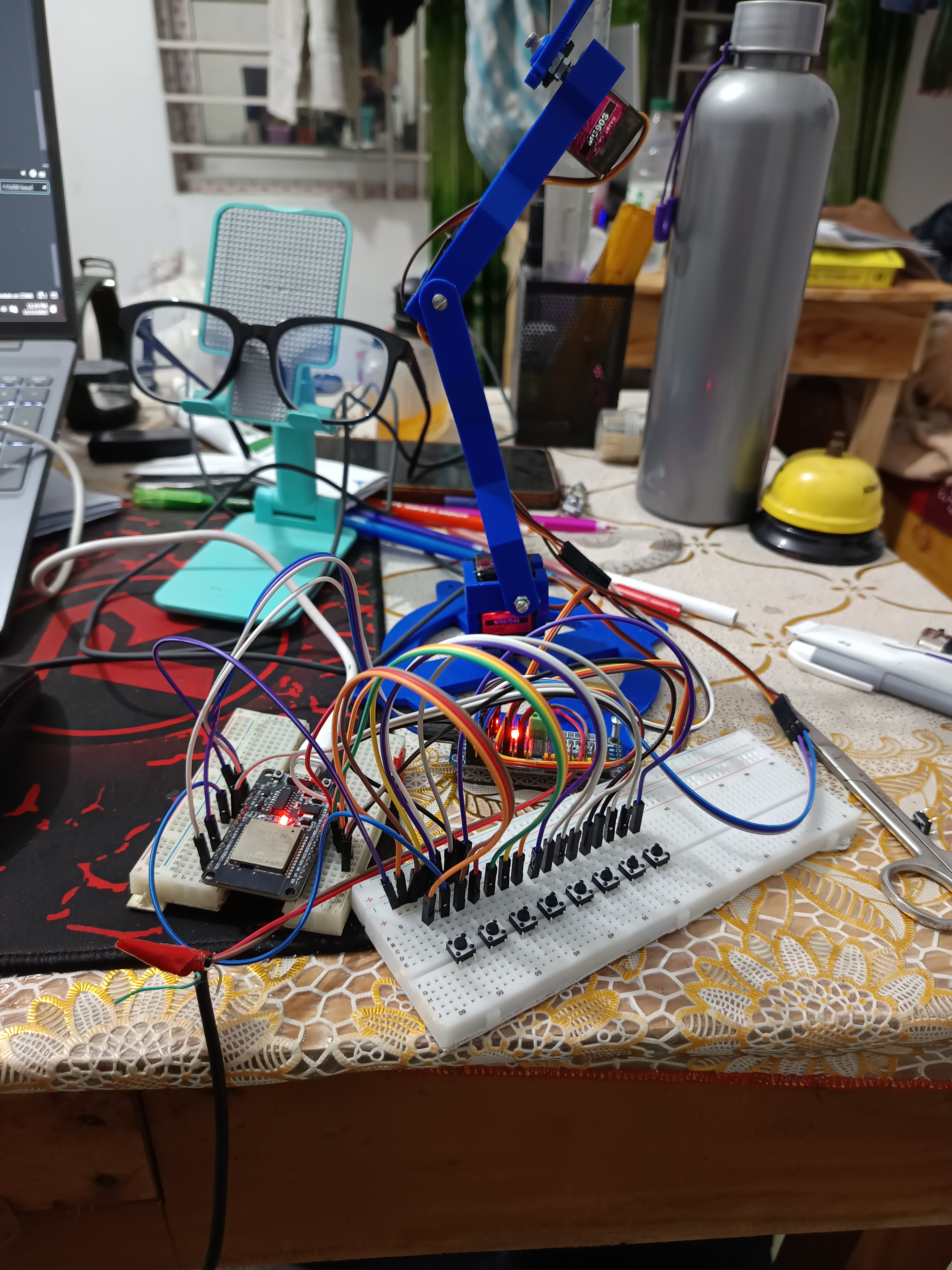 4DOF Robotic Arm - Push Button